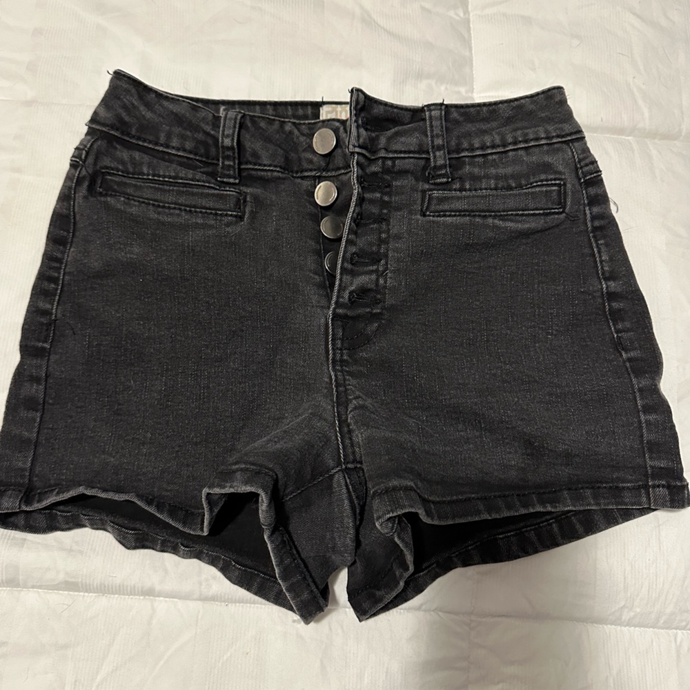 Gianni Bini button up shorts
